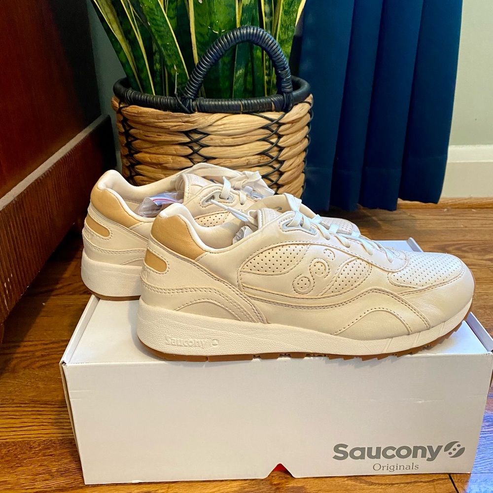 Rare Saucony 6000 Vanilla sneakers- Brand New